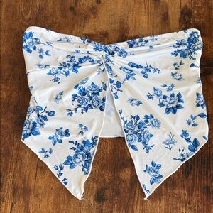 SHEIN White Strapless Floral Crop Top with Blue Print